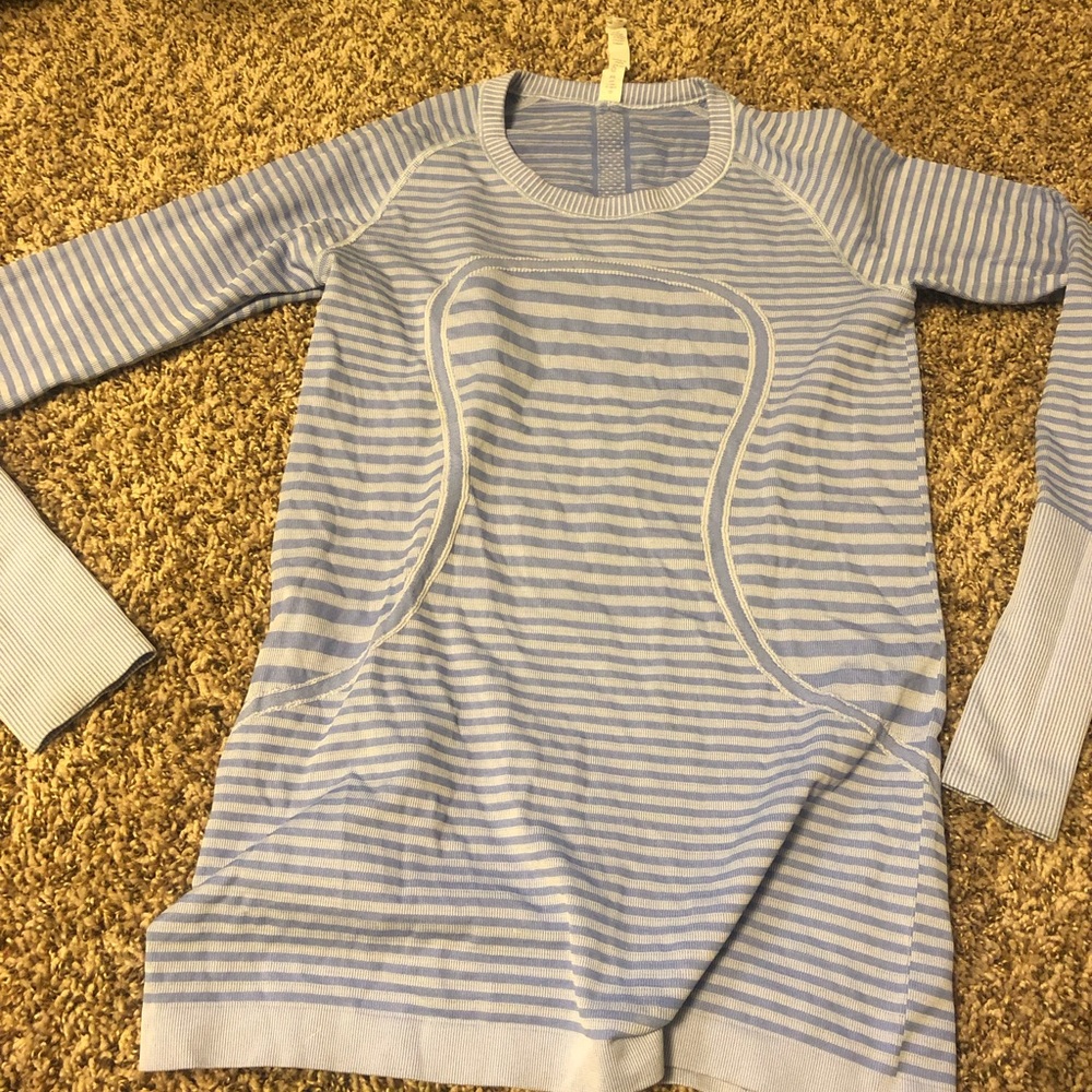 Lululemon top